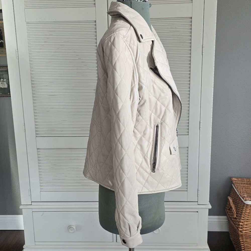 Simply Vera Vera Wang | Quilted Beige Faux Leather Jacket - Picture 6 of 10